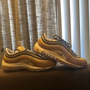 NIKE AIR MAX 97 in shipping box color brown ale size 10